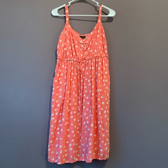 torrid Dresses & Skirts - Torrid floral dress with pockets. Size 2